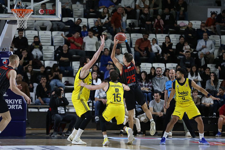 Fenerbahçe Beko, Manisa Deplasmanında Galip: 90-82’lik Zafer